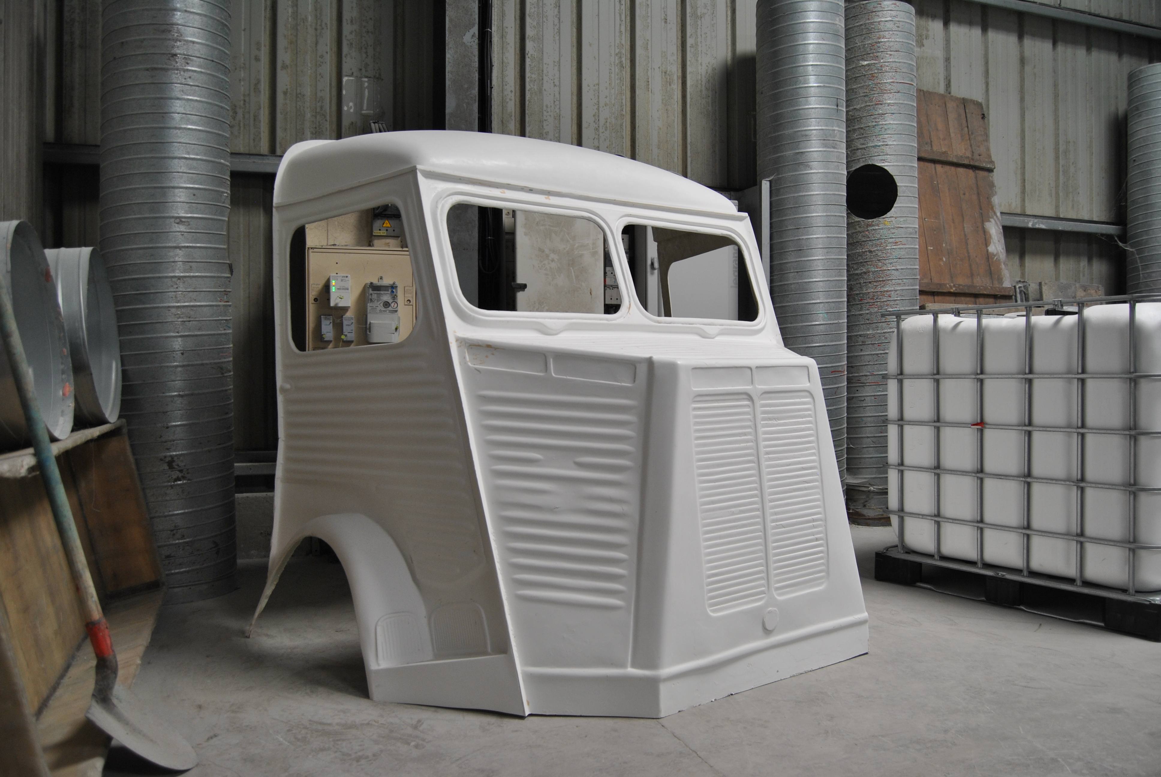 Atelier de fabrication industrielle composite — Composia Manufacture